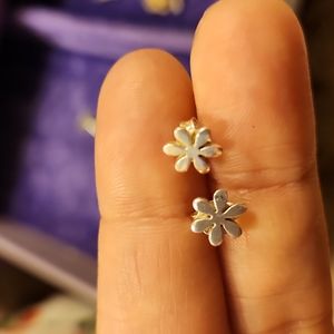 SILVER sterling tiny flower stud earrings